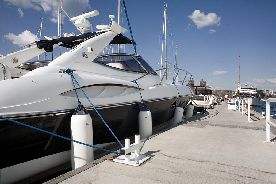 Polyform Fender F-serie hvit m/sorte ender